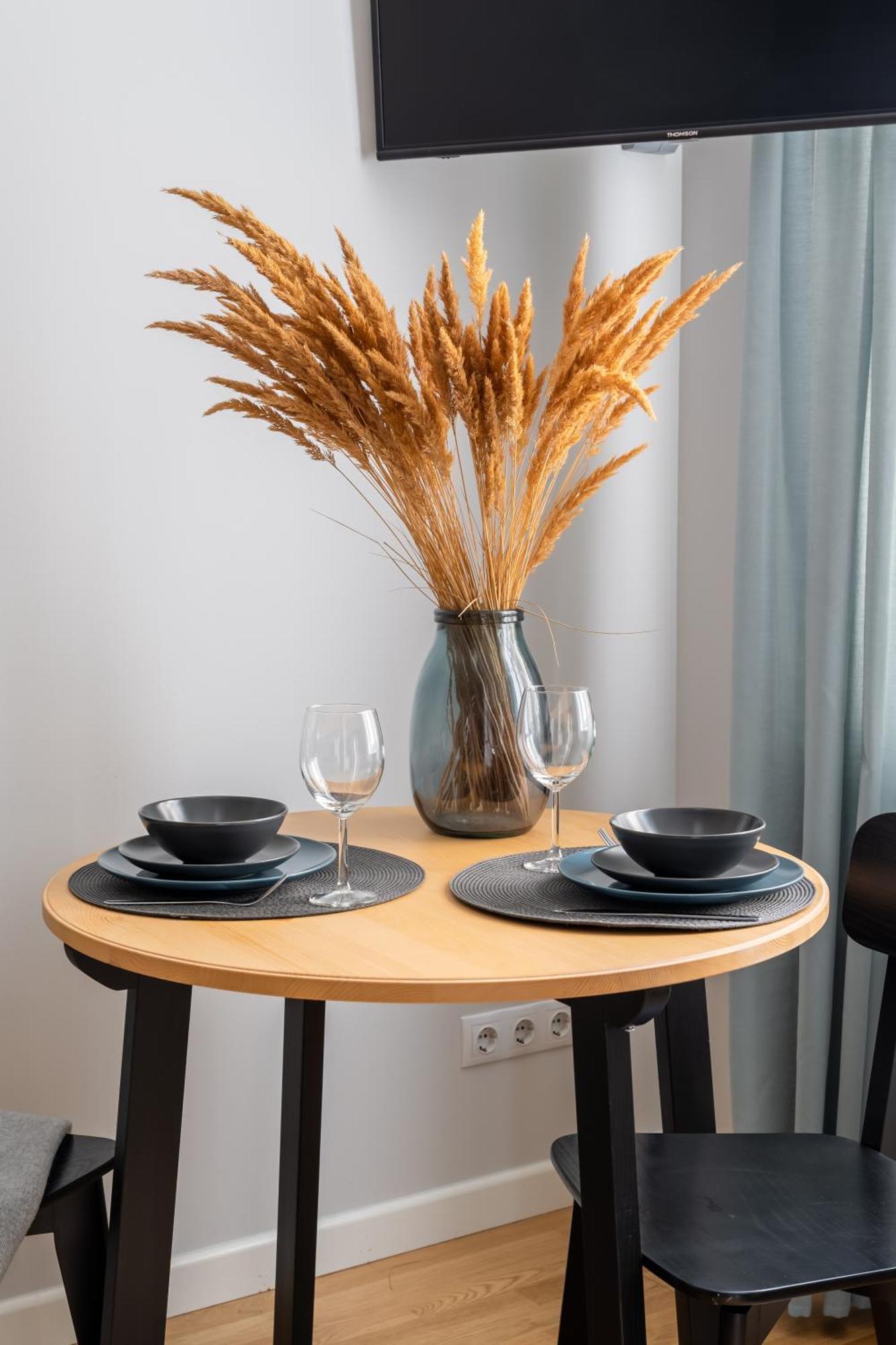 New! Quiet With Elevator, 9 Min Walk To Old Town