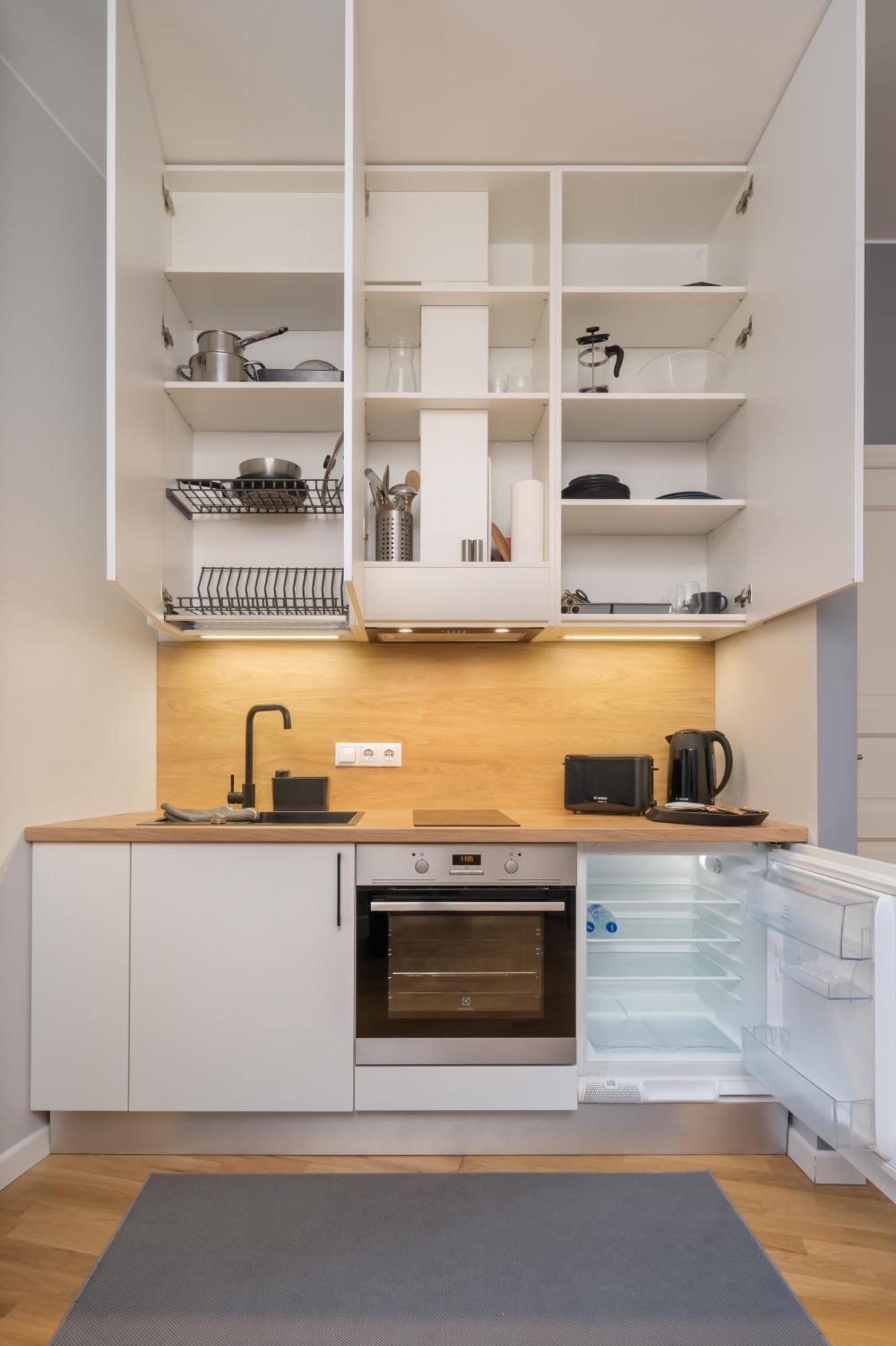 Apartment New! Quiet With Elevator, 9 Min Walk To Old Town *