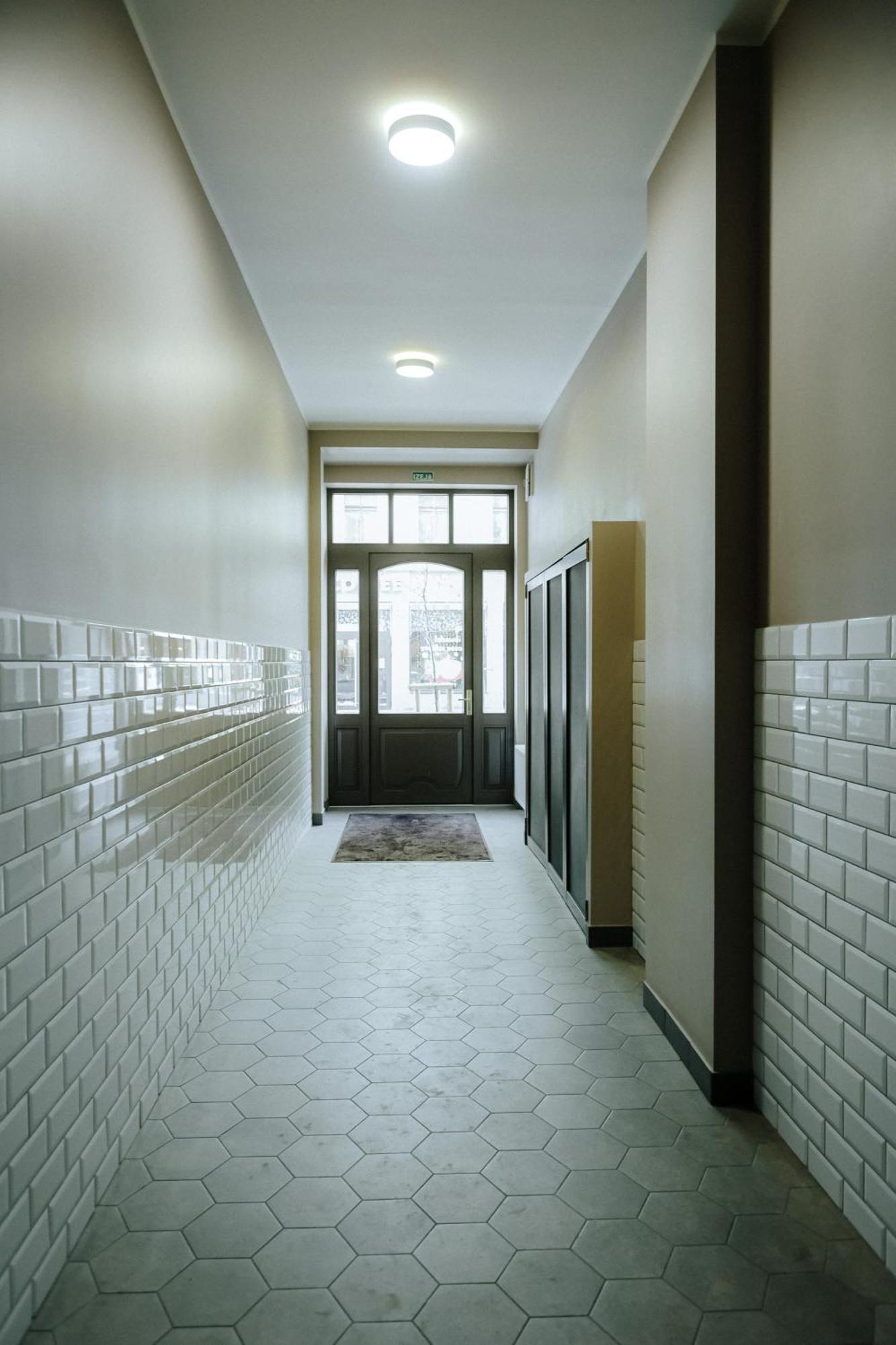 New! Quiet With Elevator, 9 Min Walk To Old Town Apartment